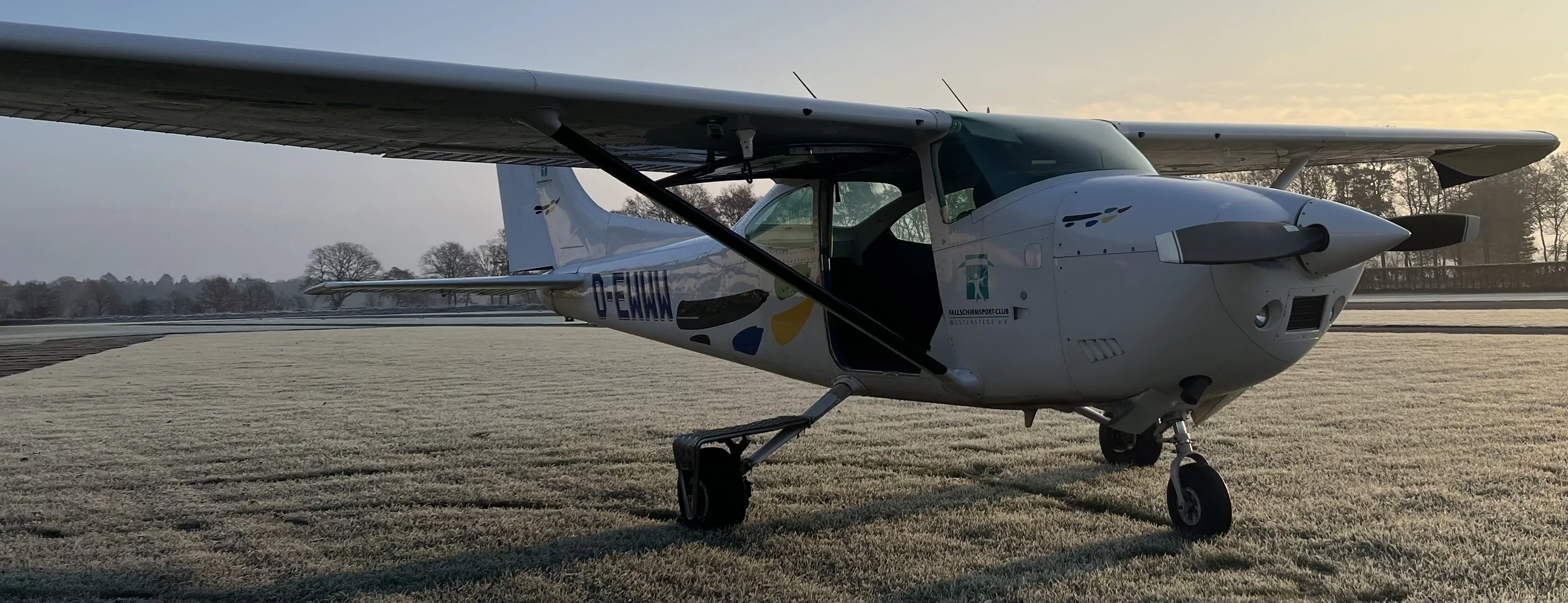D-EWWW Cessna 182 im Winter am Flugplatz Westerstede-Felde